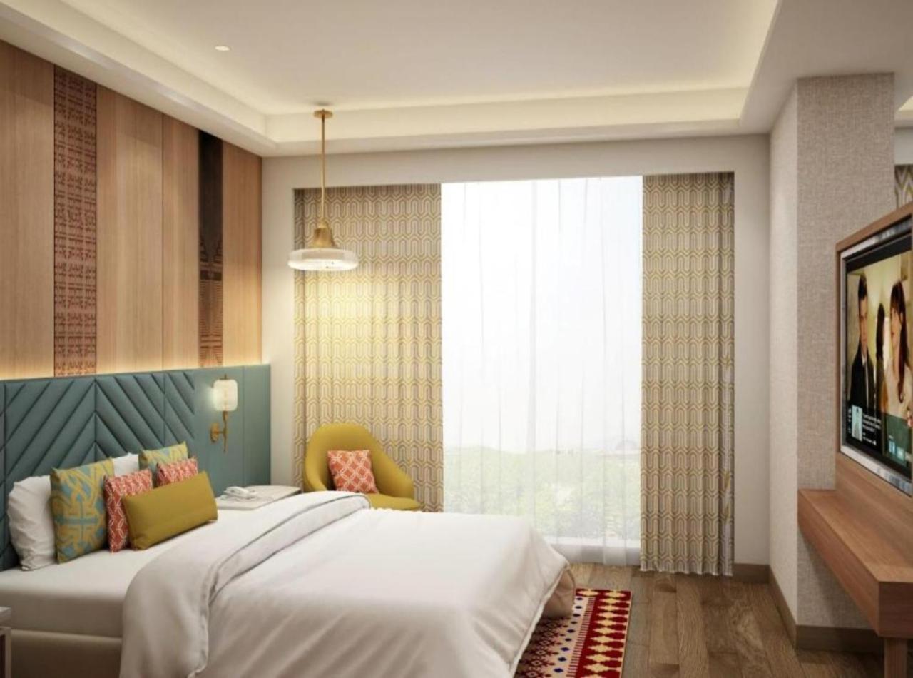 Hotel Olive Near Delhi Airport 4*